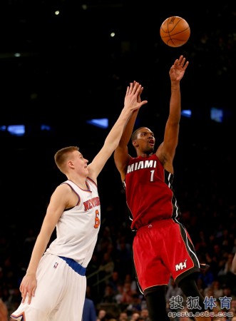  库里三分雨浇灭热火反扑希望  